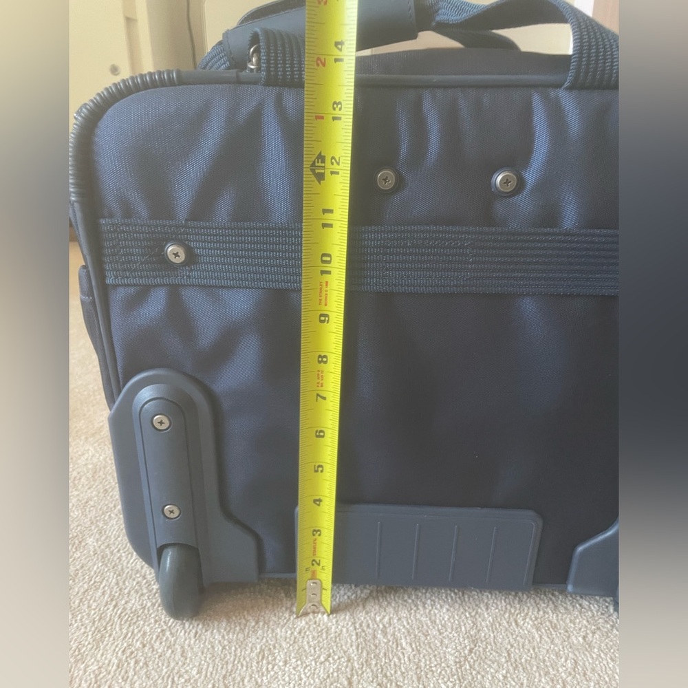 Crew4 by Travelpro Navy Blue Carry-On w/ Wheels - Picture 15 of 16